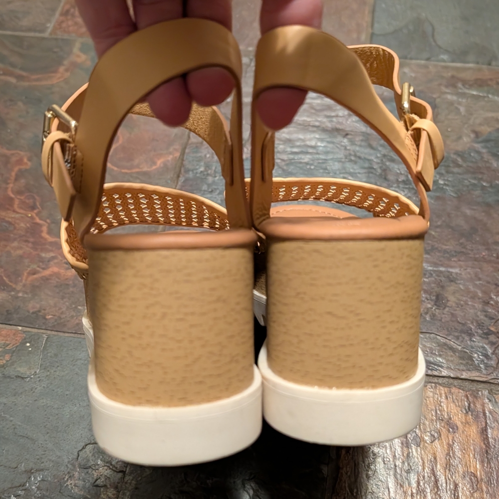 Universal Thread Alba Platform Wedge Sandals 8.5 - image 4